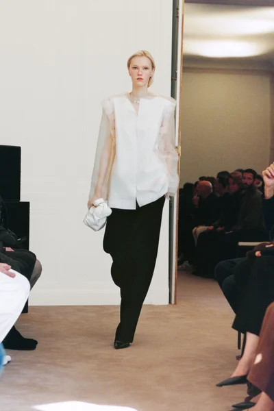 Look 24